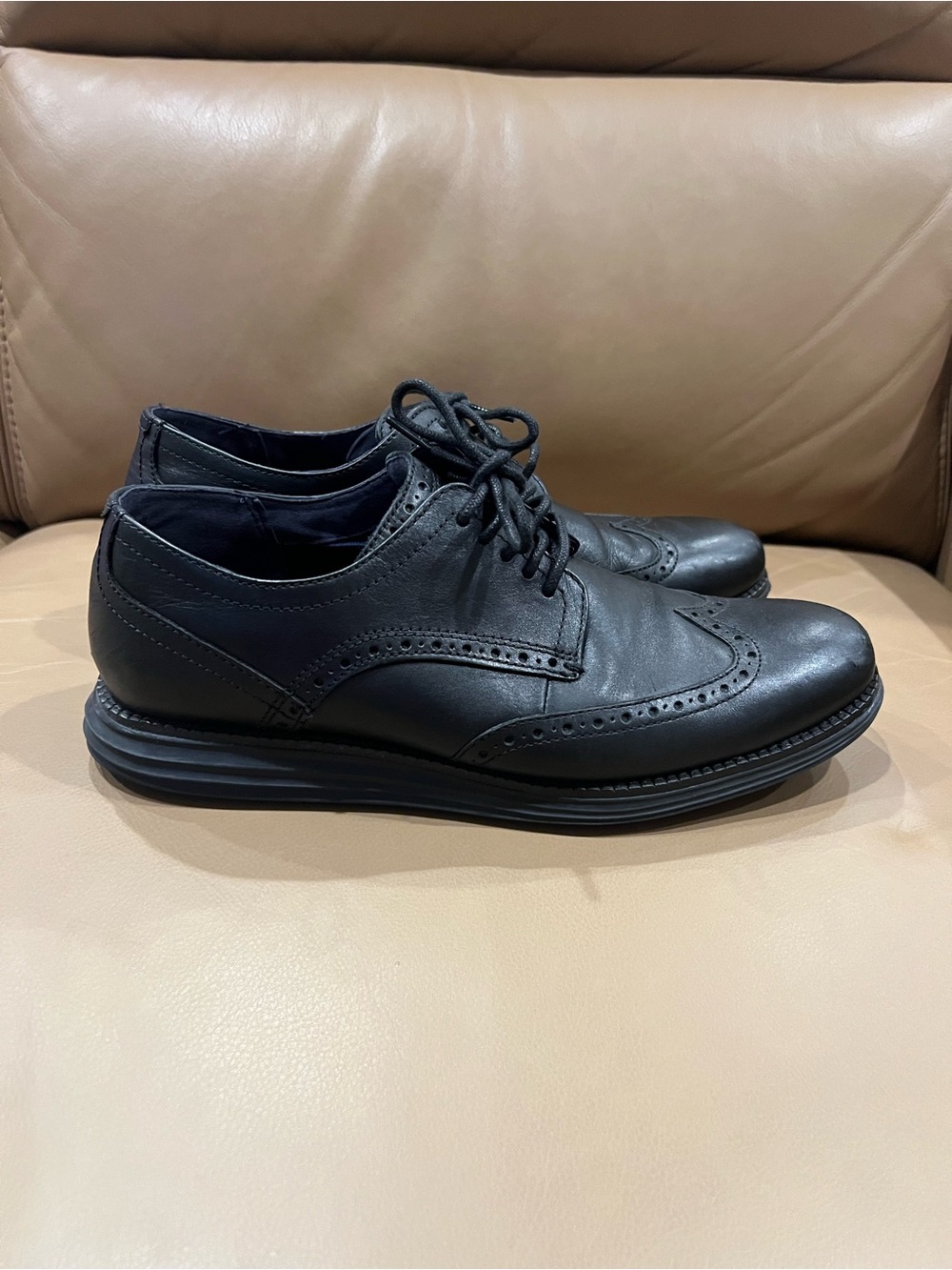 COLE HAAN MEN'S ORIGINAL GRAND WINGTIP OXFORD 9 1/2 - Picture 3 of 7